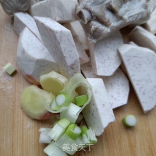 “润燥好汤”芋头排骨汤的做法步骤：5