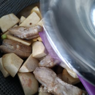 “润燥好汤”芋头排骨汤的做法步骤：10