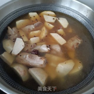 “润燥好汤”芋头排骨汤的做法步骤：11