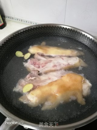 豌豆猪手汤的做法步骤：4