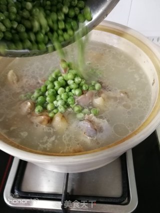 豌豆猪手汤的做法步骤：9