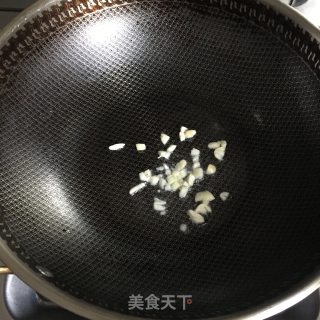 木耳炒黄瓜的做法步骤：1
