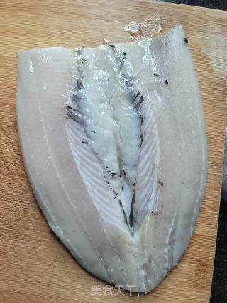 香煎虱目鱼肚的做法步骤：1