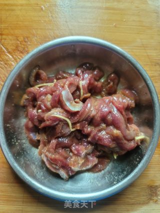 腌酸姜炒鸭肉丝的做法步骤：3