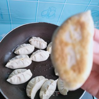 猪肉、西葫芦煎饺的做法步骤：6