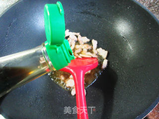 五花肉洋葱炒毛豆的做法步骤：6