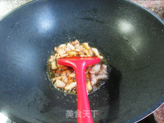 五花肉洋葱炒毛豆的做法步骤：7