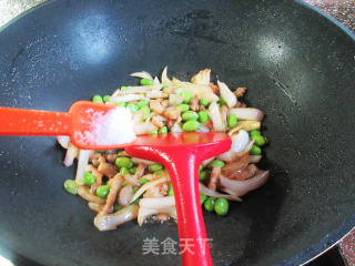 五花肉洋葱炒毛豆的做法步骤：10