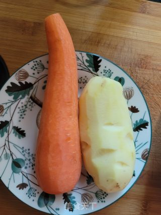 胡萝卜土豆烧排骨的做法步骤：2