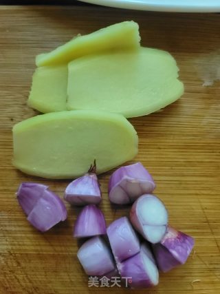 胡萝卜土豆烧排骨的做法步骤：3