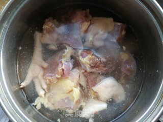 人参香菇炖鸡汤的做法步骤：3