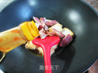 腊鸭腿烧老豆腐的做法步骤：6