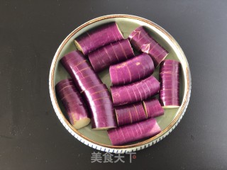 微波炉茄子的做法步骤：1