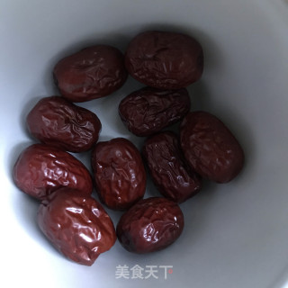南瓜红枣糯耳汤的做法步骤：1