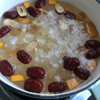 南瓜红枣糯耳汤的做法步骤：7