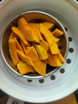 燕麦南瓜馒头的做法步骤：2