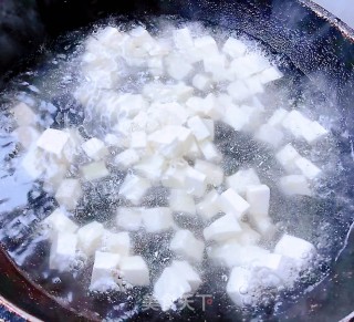 下锅鲜肉豆腐蛋花羹的做法步骤：4