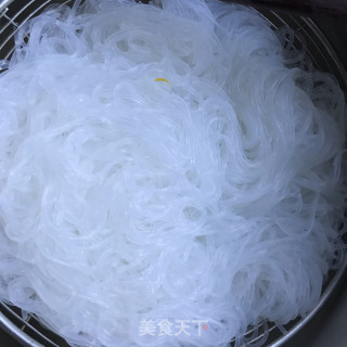 蒜蓉粉丝蒸虾的做法步骤：3
