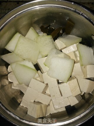 减脂晚餐：冬瓜海带豆腐汤的做法步骤：4