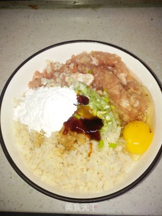 西红柿肉丸汤的做法步骤：5