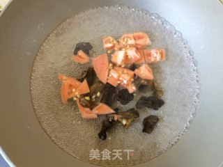 虾皮丸子鸡蛋汤的做法步骤：6