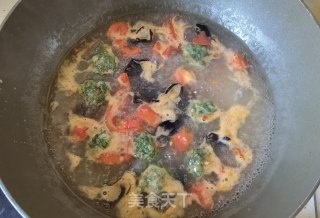 虾皮丸子鸡蛋汤的做法步骤：9