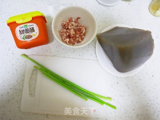 肉末炒凉粉的做法步骤：1