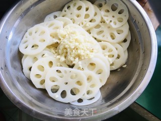 蒜泥藕片的做法步骤：6