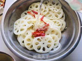 蒜泥藕片的做法步骤：11