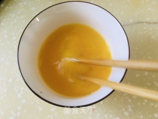 青椒炒鸡蛋的做法步骤：1
