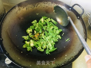 青椒炒鸡蛋的做法步骤：8