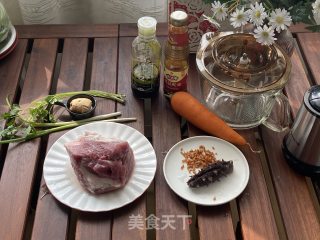 海参蒸肉饼，鲜嫩多汁巨好吃！的做法步骤：1