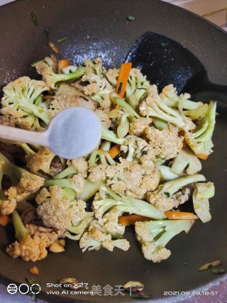 肉片炒花菜的做法步骤：4