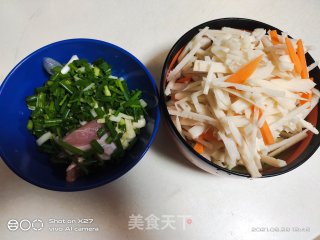 莲藕胡萝卜炒肉片的做法步骤：1