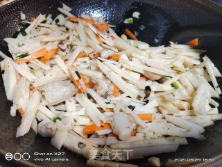 莲藕胡萝卜炒肉片的做法步骤：3