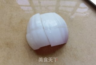 黄瓜洋葱拌海参的做法步骤：1