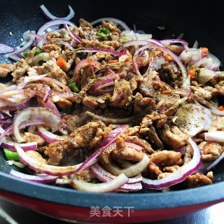 洋葱炒里脊肉的做法步骤：9