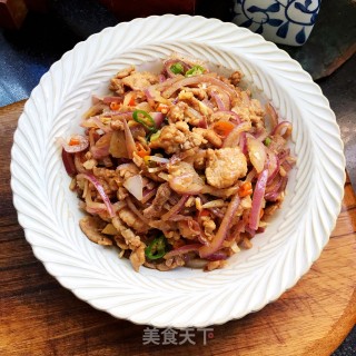 洋葱炒里脊肉的做法步骤：11