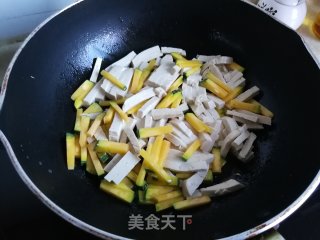 南瓜炒豆腐的做法步骤：3
