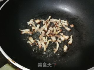 熏肉炒萝卜缨的做法步骤：5