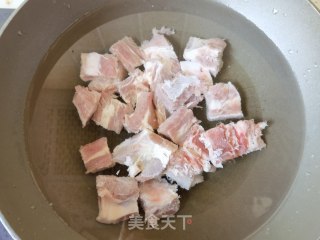 虫草花排骨清汤的做法步骤：3