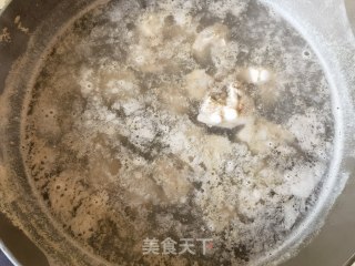 虫草花排骨清汤的做法步骤：4