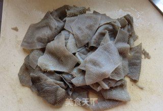 蒜蓉辣酱炒毛肚的做法步骤：1