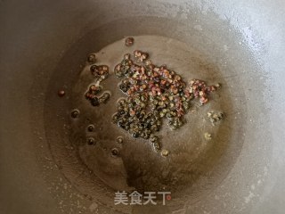 蒜蓉辣酱炒毛肚的做法步骤：6
