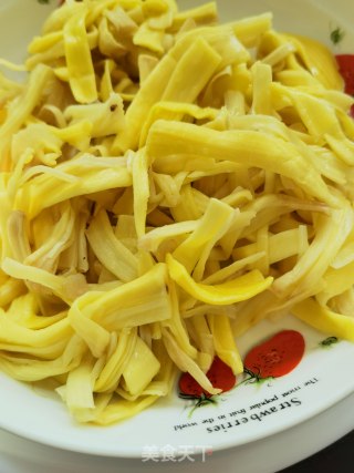 菠萝蜜丝炒肉片的做法步骤：2