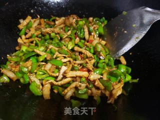 尖椒炒肉丝的做法步骤：5