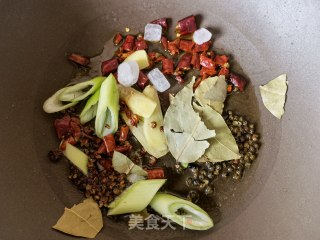 洋葱土豆炖排骨的做法步骤：4