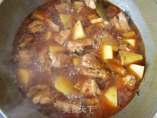 洋葱土豆炖排骨的做法步骤：18