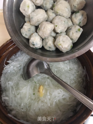 鲮鱼丸萝卜丝汤的做法步骤：5