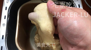家常甜甜圈，在家轻松搞定，外层酥脆甜蜜，内里松软，小朋友超爱吃。的做法步骤：3